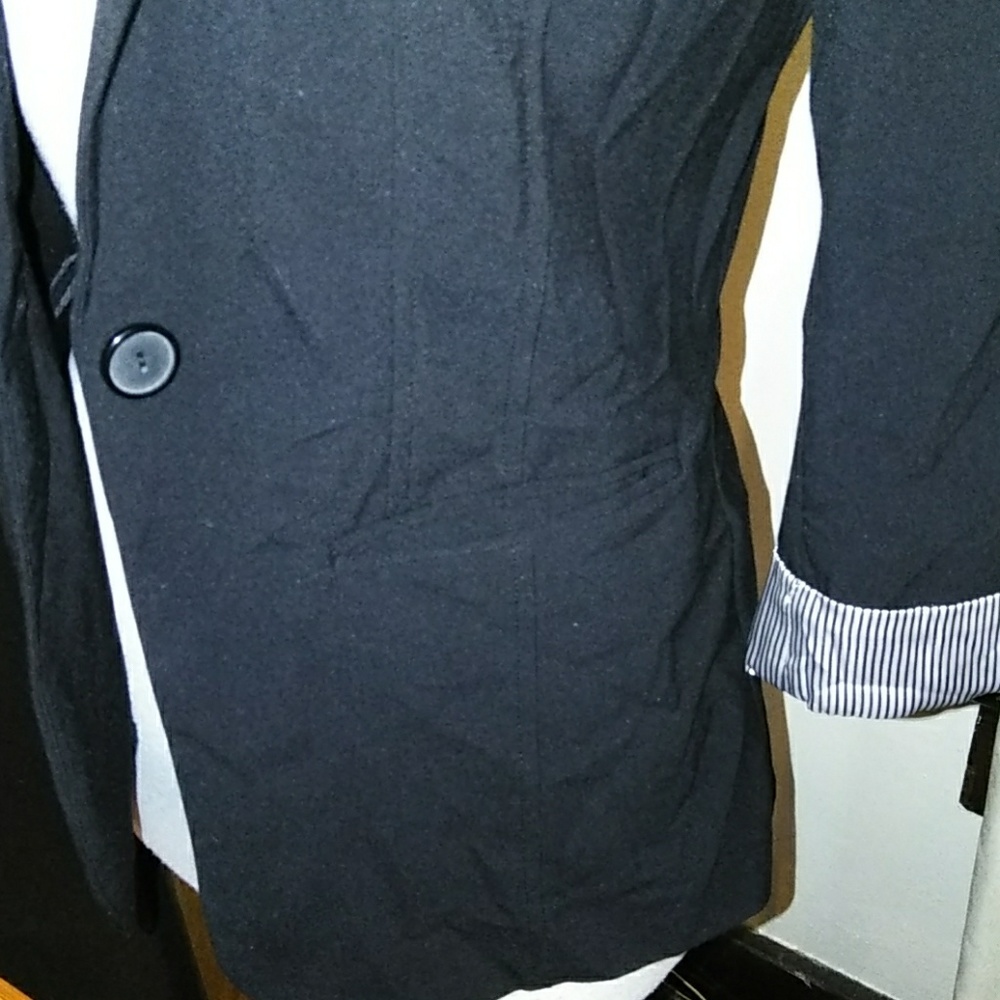 Blazer - Picture 3 of 3